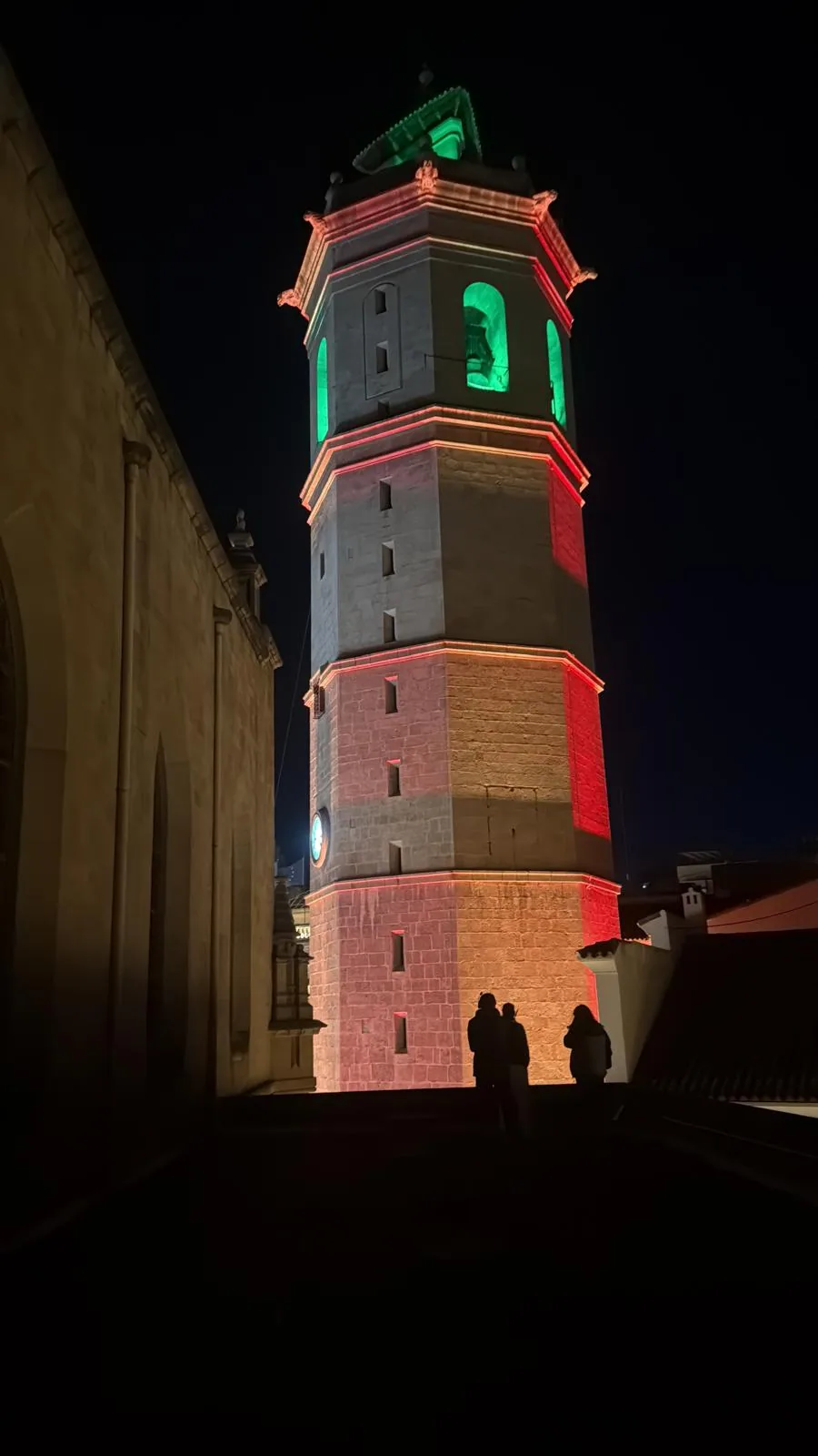 El Fadrí iluminado durante las Fiestas de la Magdalena 2026 en Castellón