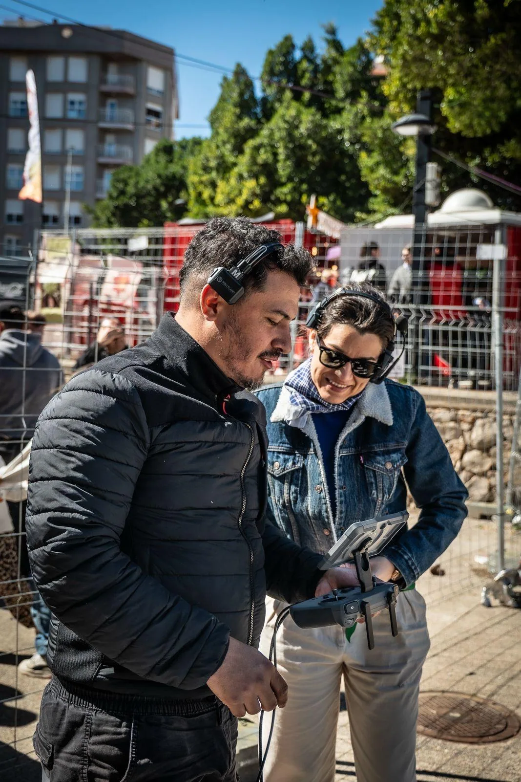 Equipo técnico coordinando el vuelo de dron en la Magdalena 2026