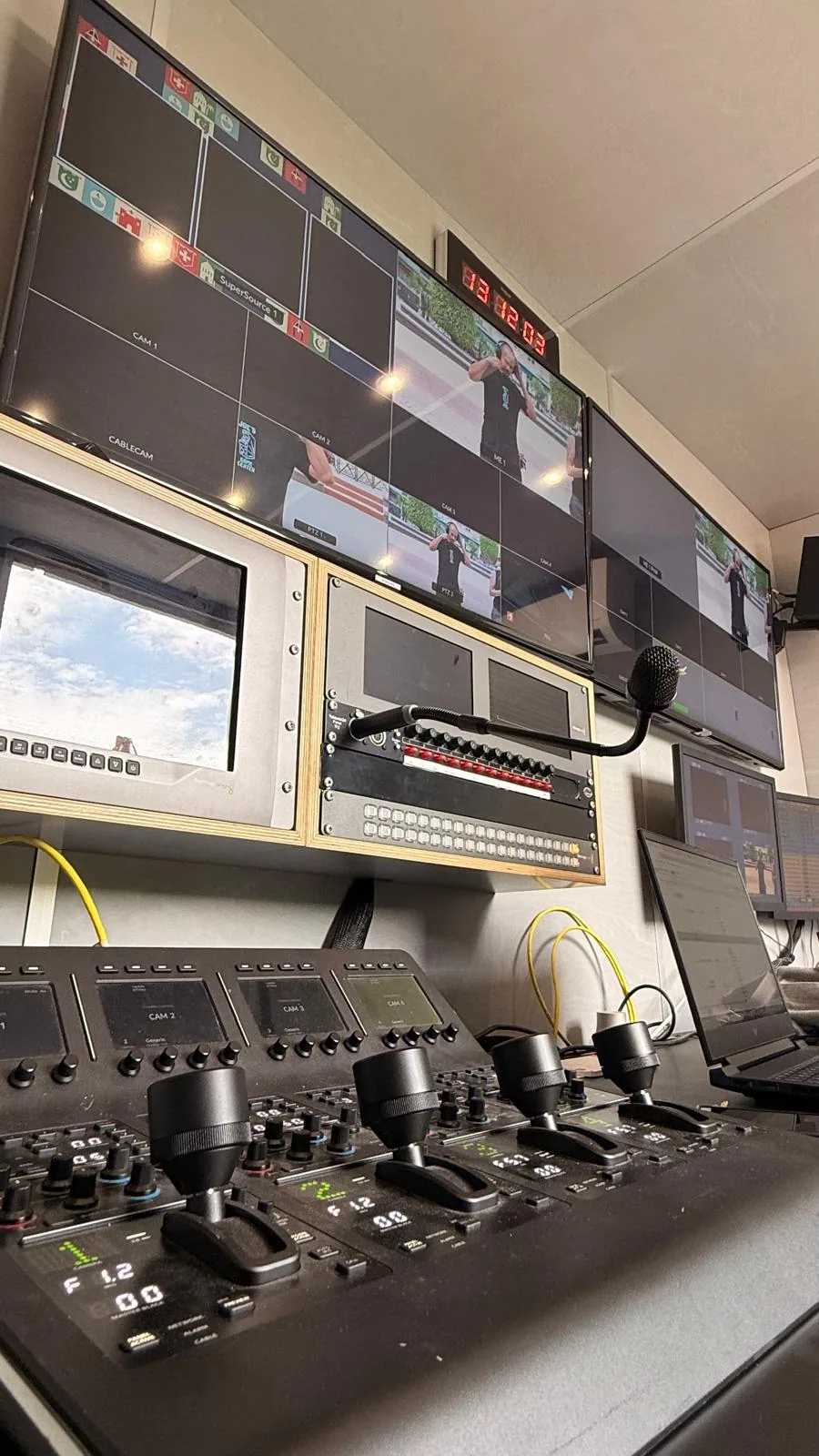 Integración de la señal de cablecam en el control de la producción de Polaris Comunicación en Benissa
