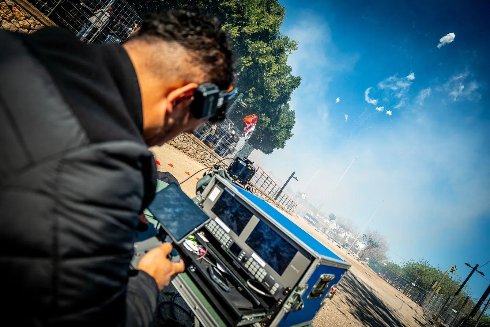 Operador de dron de CS STREAM durante una mascletà de la Magdalena 2026 en Castellón